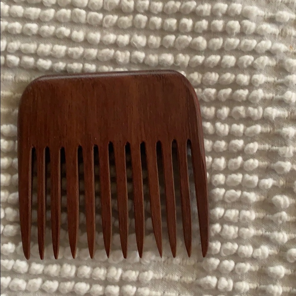 Hardwood hair comb 2 1/2” x 2 1/2” red
